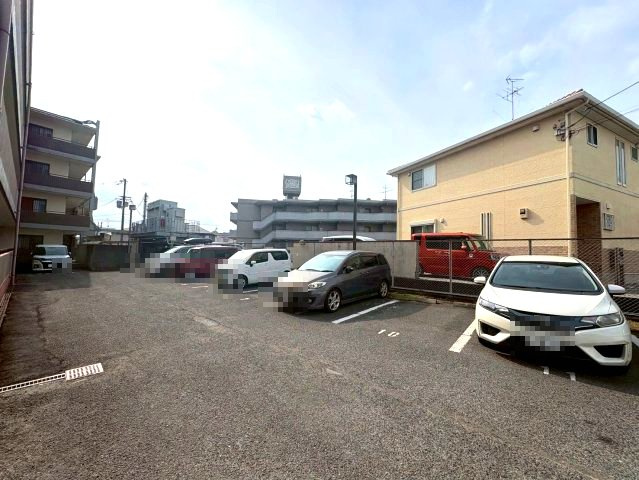 サンコート千代田の駐車場