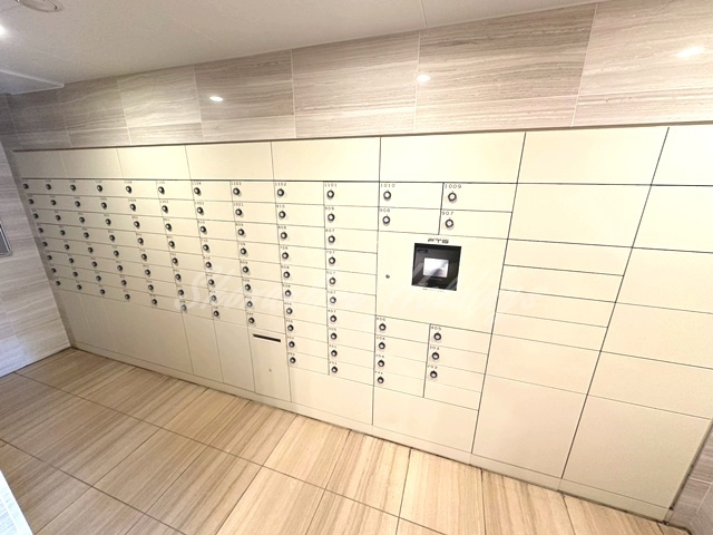 スプランディッド新横浜のその他共用部分|便利な宅配ボックス付き♪