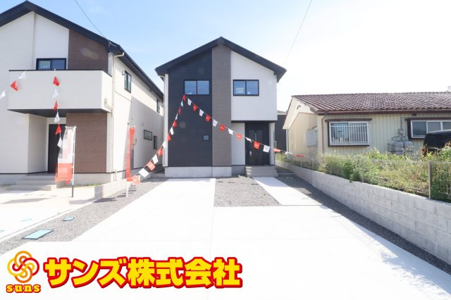 郡山市富久山町福原字町田　　　  １号棟　　　明健小学校、明健中学区　の外観|北側から見た駐車場を含む外観♪