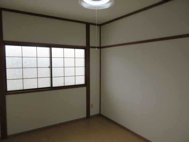 柏ハイツの洋室