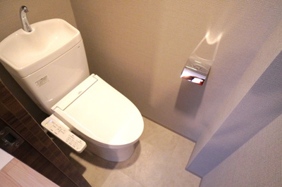【トイレ】 | リビオメゾン新大橋 | ※写真は同タイプ住戸です。