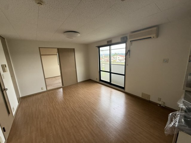ストークホームⅤの居間・リビング