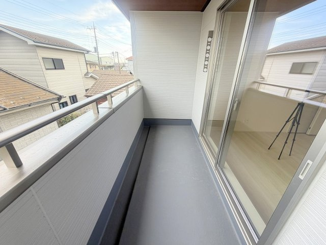 三郷市鷹野1丁目　新築戸建　全2棟　1号棟のバルコニー|南向きの陽当たり良好なバルコニー