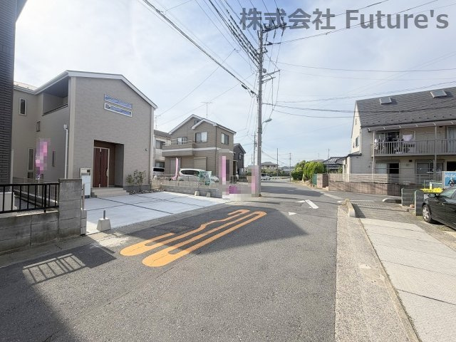 三郷市鷹野1丁目　新築戸建　全2棟　1号棟の前面道路含む現地写真|前面道路含む現地写真です。