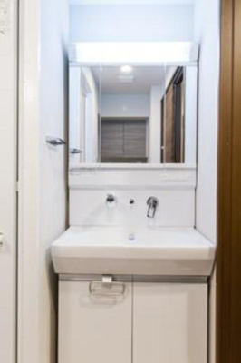 【洗面所】 | リバーパーク門前仲町 | ※写真は同タイプ住戸です。