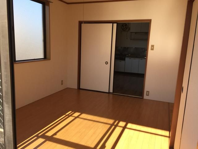サクラヒルズの居間・リビング|こちらの居間で趣味の時間をお楽しみください
