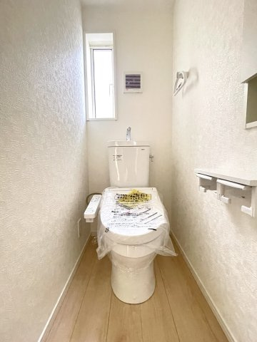 松戸市六実第１２のトイレ|2階トイレです