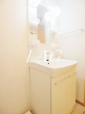 【洗面所】 | リトルガーデン北千住 | 洗面台です。