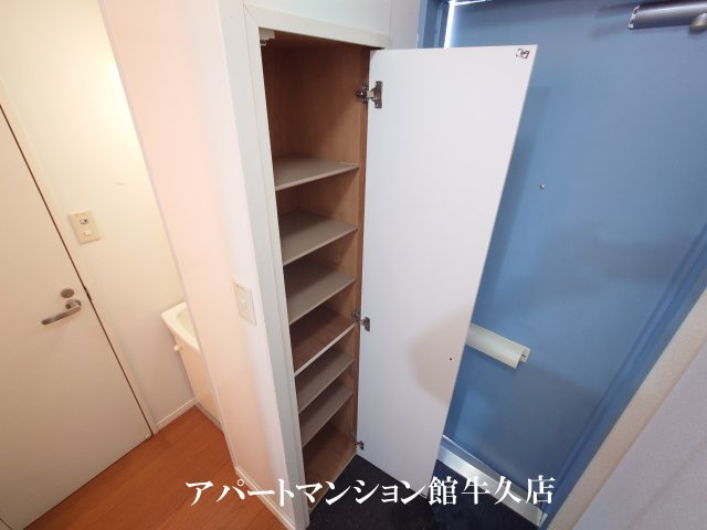 レオパレスウォーターレイⅡの玄関