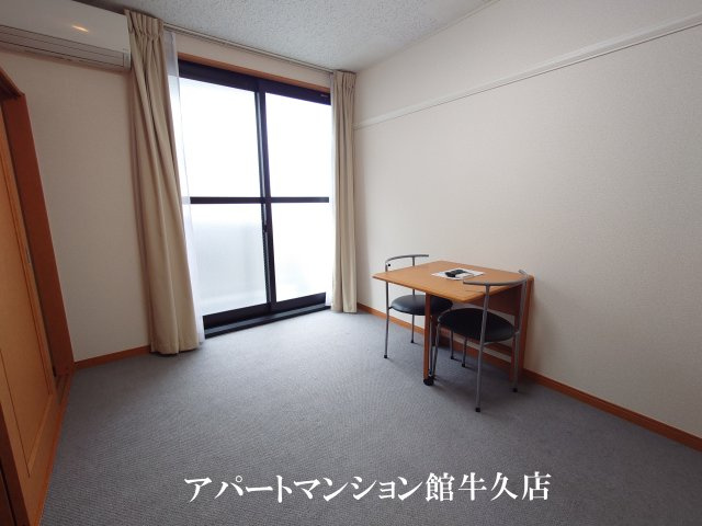 レオパレスソレーユⅡの居間・リビング