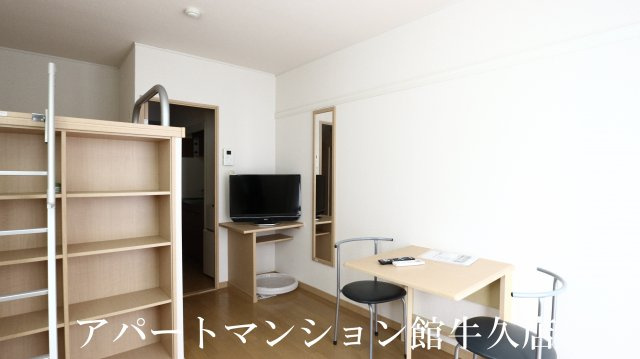 レオパレスいずみの洋室
