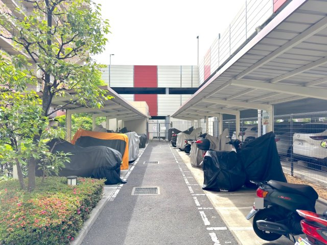 フォルスコートグランマークスの駐輪場|バイク置き場
