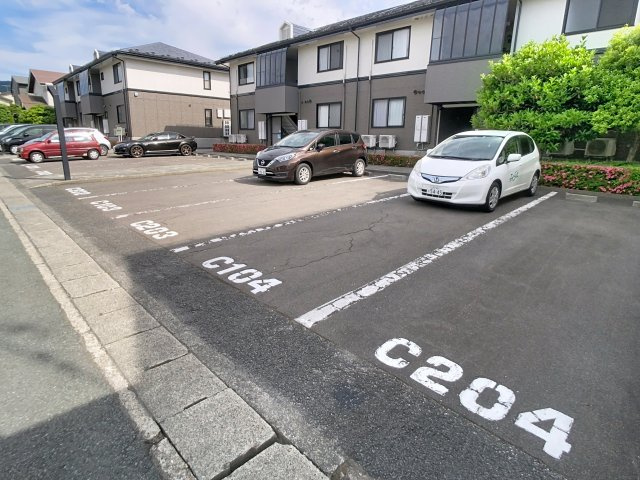 グランドカルテットCの駐車場