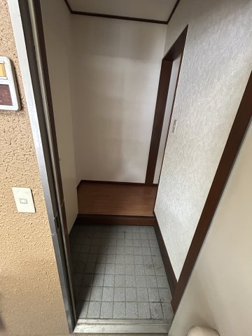 サンモール西原の玄関