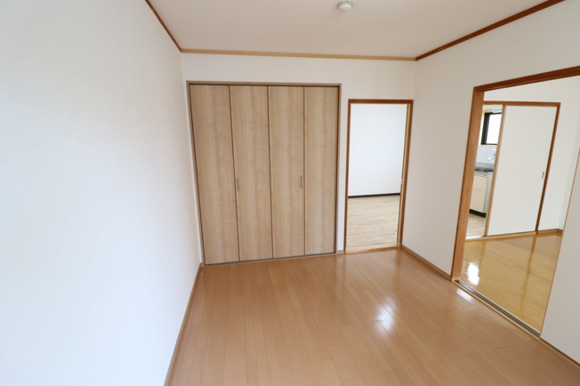 【洋室】 | ライラックしのはら