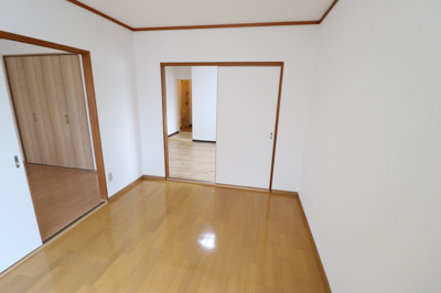 【洋室】 | ライラックしのはら
