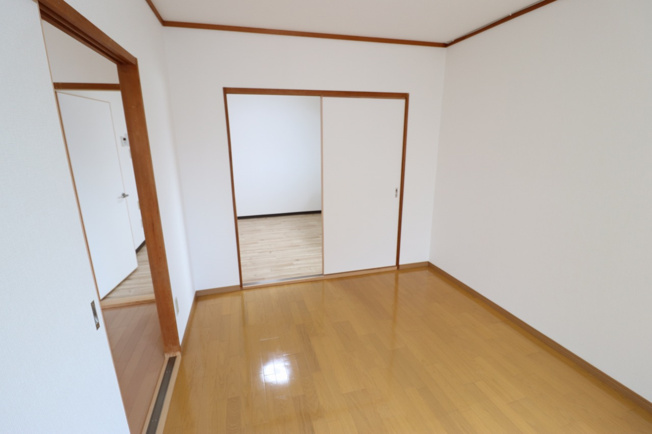 【洋室】 | ライラックしのはら
