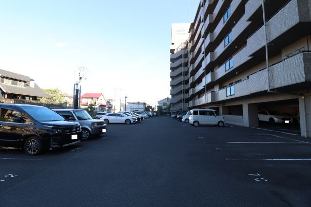 サーパス木之庄の駐車場