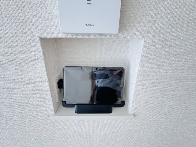 松戸市小金新築戸建【栗ケ沢小学校：10分】のセキュリティ|タブレットで確認できるインターホンシステム