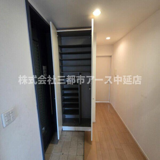 【玄関】 | ハウゼ深沢 | ハウゼ深沢　は三都市アース中延店へお任せください！　ご内覧可能なお部屋は物件現地お待ち合わせご案内可能です！