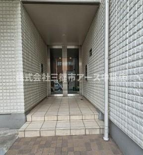 【ロビー】 | ハウゼ深沢 | ハウゼ深沢　は三都市アース中延店へお任せください！　ご内覧可能なお部屋は物件現地お待ち合わせご案内可能です！