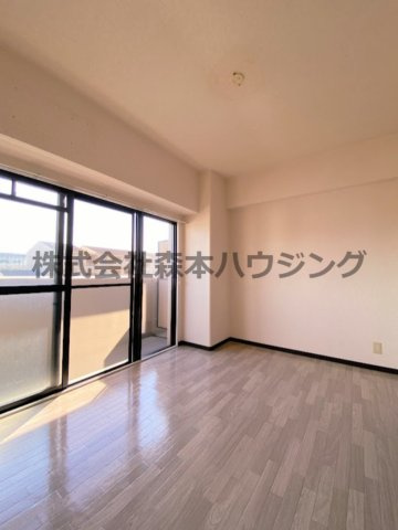 【洋室】 | 　フレアコートコスモ | ※同タイプ別室の写真となります。
　設備内容や内装色調など相違がある場合は実際のお部屋の現状優先となります。
