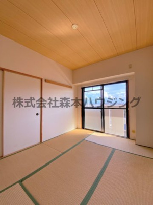 【和室】 | 　フレアコートコスモ | ※同タイプ別室の写真となります。
　設備内容や内装色調など相違がある場合は実際のお部屋の現状優先となります。