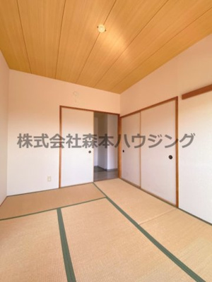 【和室】 | 　フレアコートコスモ | ※同タイプ別室の写真となります。
　設備内容や内装色調など相違がある場合は実際のお部屋の現状優先となります。