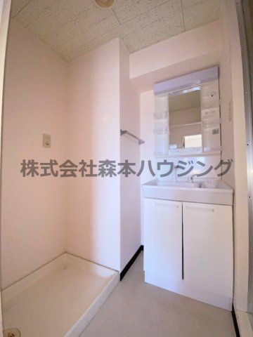 【洗面所】 | 　フレアコートコスモ | ※同タイプ別室の写真となります。
　設備内容や内装色調など相違がある場合は実際のお部屋の現状優先となります。
