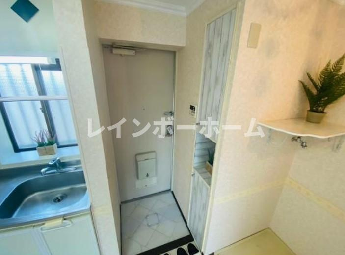 ビバリーヒルズ和光の玄関