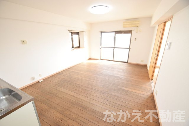 【居間・リビング】 | ゆったり過ごせる居間です