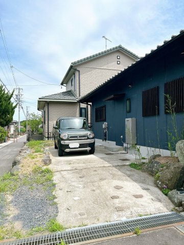 リフォーム済中古戸建　岐阜市大洞柏台5丁目　昭和51年築の駐車場