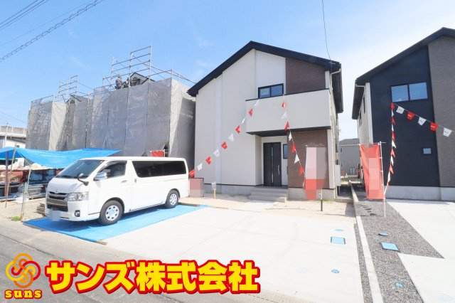 郡山市富久山町福原字町田　　　  2号棟　　　明健小学校、明健中学区　の外観|北西側から見た駐車場を含む外観♪
