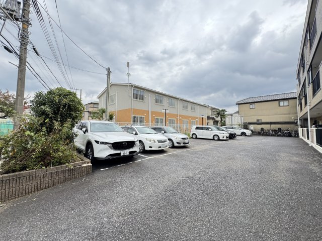 大新ヒルズ西馬橋の駐車場