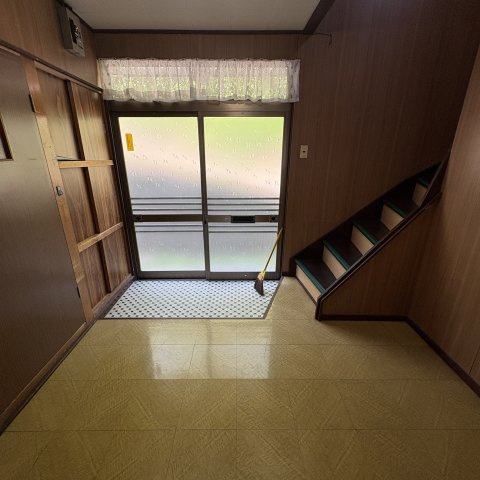 室蘭市緑町6-2戸建の玄関