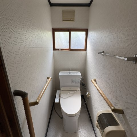 室蘭市緑町6-2戸建のトイレ