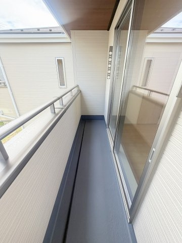 三郷市鷹野1丁目　新築戸建　全2棟　2号棟のバルコニー|南向きの陽当たり良好なバルコニー