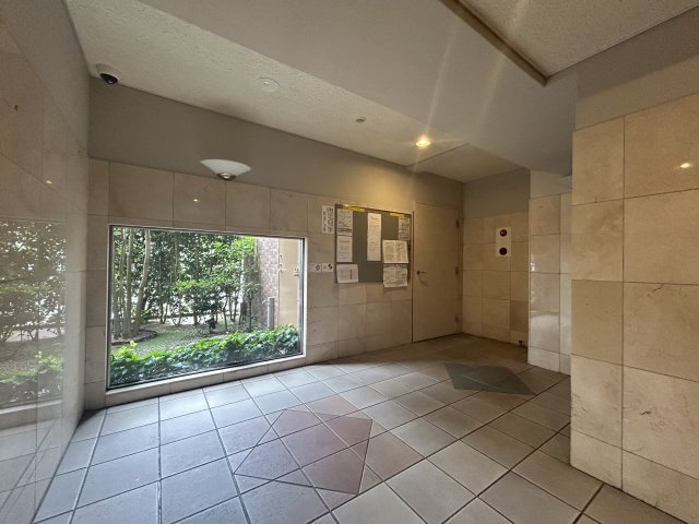 ナイスアーバン大島のエントランス