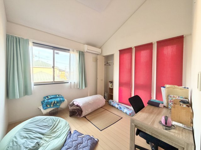 古河市新久田中古戸建の洋室