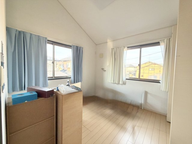 古河市新久田中古戸建の洋室