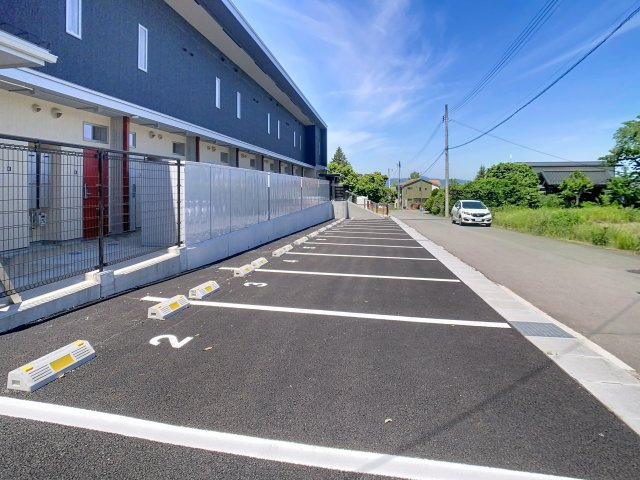 コンフォートワンの駐車場
