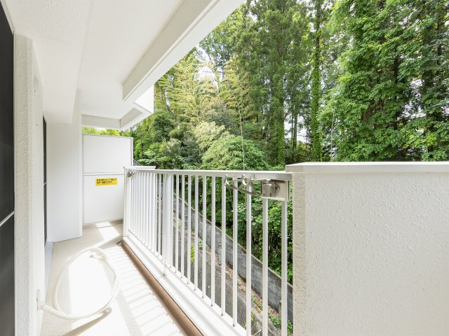 豊緑と静かな住環境・ハイツ葉山のバルコニー