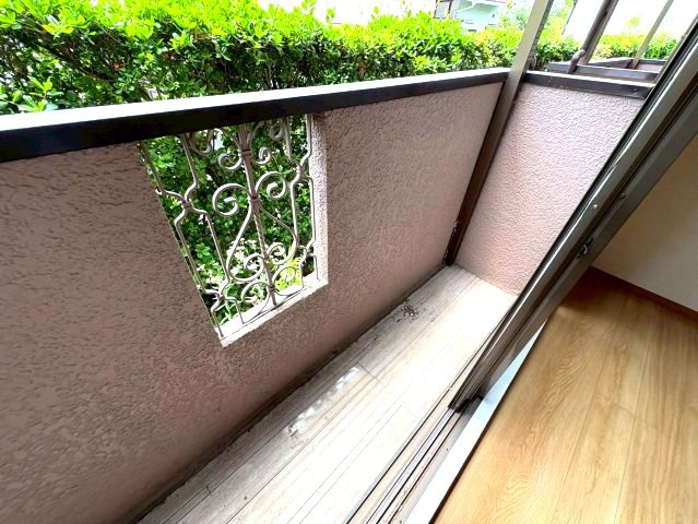 藤沢台ハイツB棟のバルコニー