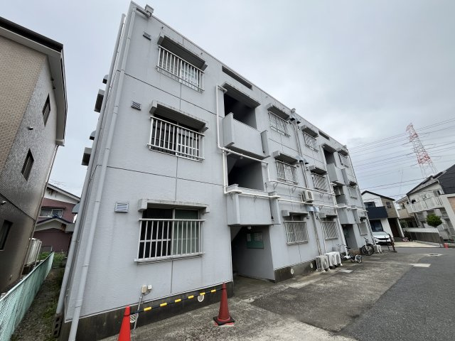 ヤマサイコーポ3号棟の外観