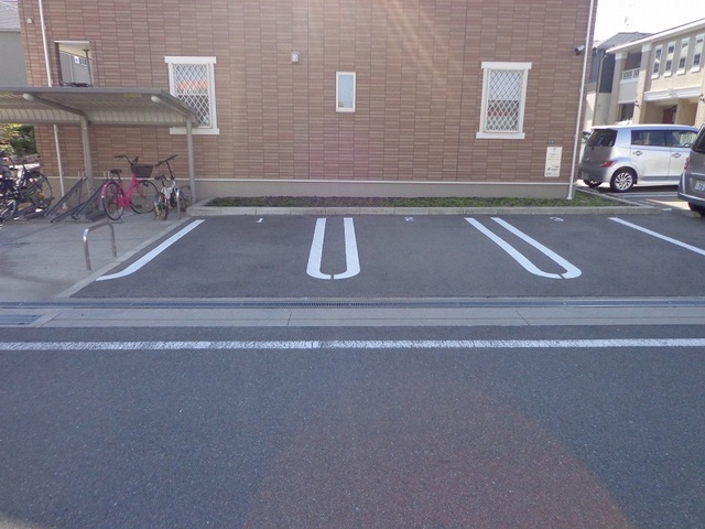 フェリーチェの駐車場