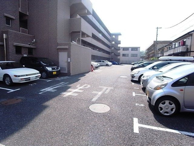 アルファステイツ木之庄の駐車場