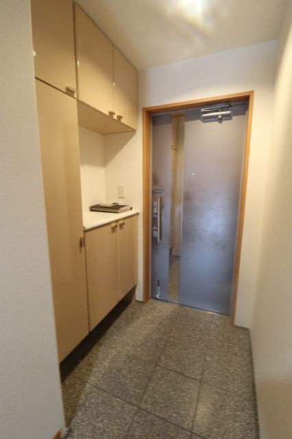 アルファステイツ木之庄の玄関