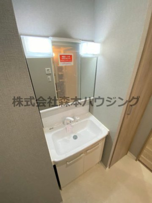 【独立洗面台】 | 　RIMONE古川橋 | ※同タイプ別室の写真となります。
　設備内容や内装色調など相違がある場合は実際のお部屋の現状優先となります。