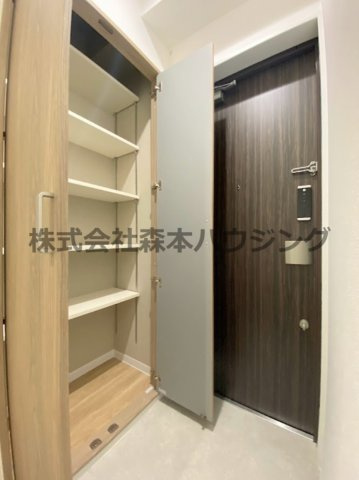 【収納】 | 　RIMONE古川橋 | ※同タイプ別室の写真となります。
　設備内容や内装色調など相違がある場合は実際のお部屋の現状優先となります。