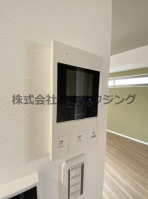 【セキュリティ】 | 　RIMONE古川橋 | ※同タイプ別室の写真となります。
　設備内容や内装色調など相違がある場合は実際のお部屋の現状優先となります。